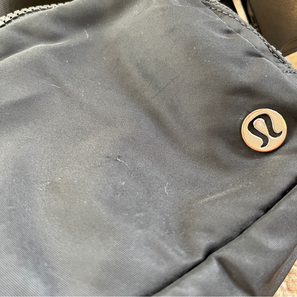 Lululemon Everywhere Belt Bag - Picture 2 of 7